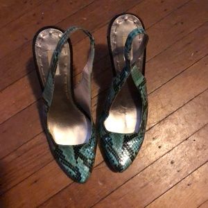 Sling back embossed Shoe